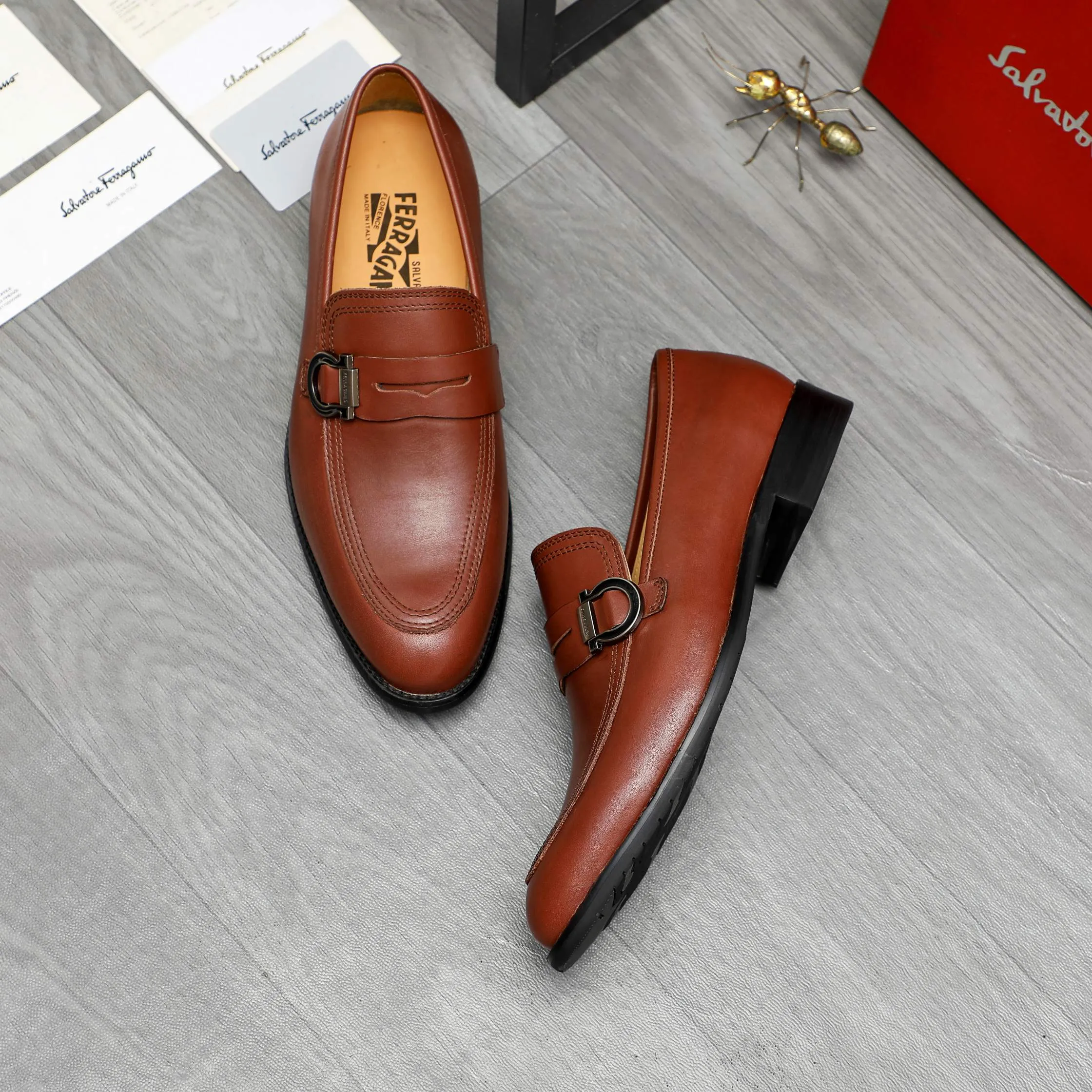 Men's men's shoes💰460 Product trademark: Ferragamo "Ferragamo" business slip-on leather shoes Regular size: 39-44 Product materials: Selected high-quality cowhide upper, cowhide lining, original outsole